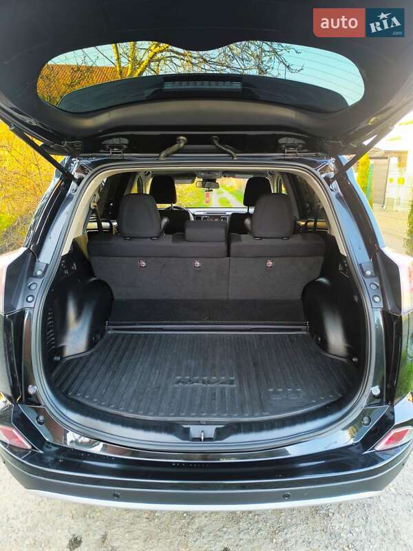 Позашляховик / Кросовер Toyota RAV4 2018 в Одесі