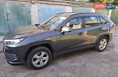 Внедорожник / Кроссовер Toyota RAV4 2019 в 