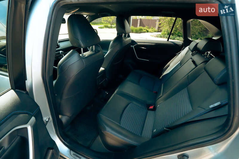Внедорожник / Кроссовер Toyota RAV4 2019 в Киеве фото 3 Внедорожник / Кроссовер Toyota RAV4 2019 в Киеве