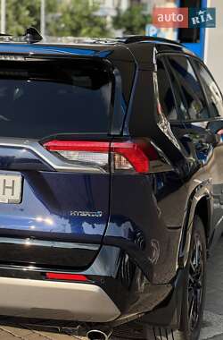 Внедорожник / Кроссовер Toyota RAV4 2022 в 