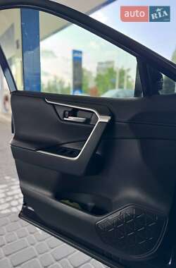 Внедорожник / Кроссовер Toyota RAV4 2022 в 