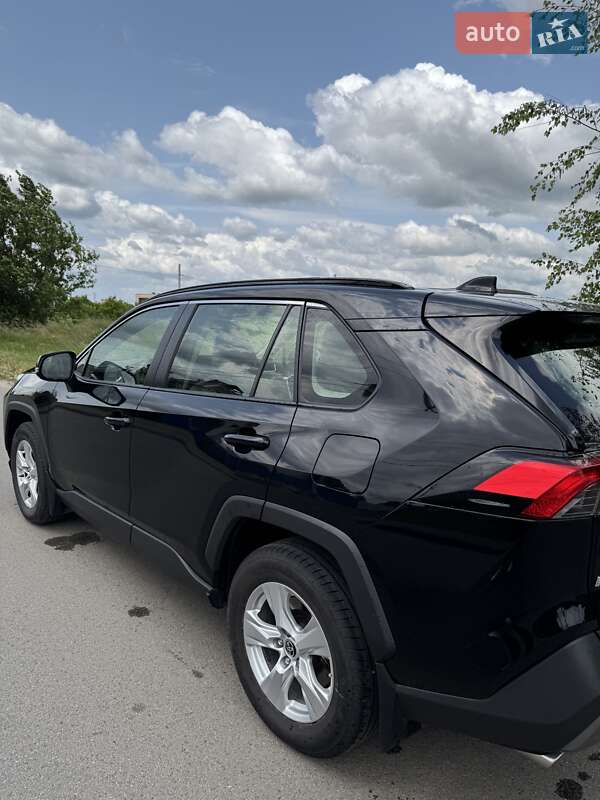 Позашляховик / Кросовер Toyota RAV4 2021 в Києві фото 15 Позашляховик / Кросовер Toyota RAV4 2021 в Києві