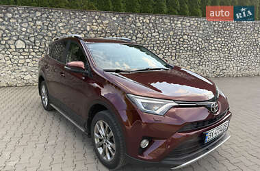 Внедорожник / Кроссовер Toyota RAV4 2015 в Волочиске