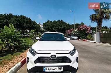 Внедорожник / Кроссовер Toyota RAV4 2018 в Киеве