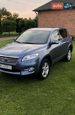 Позашляховик / Кросовер Toyota RAV4 2011 в Ратному