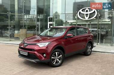 Внедорожник / Кроссовер Toyota RAV4 2018 в Киеве