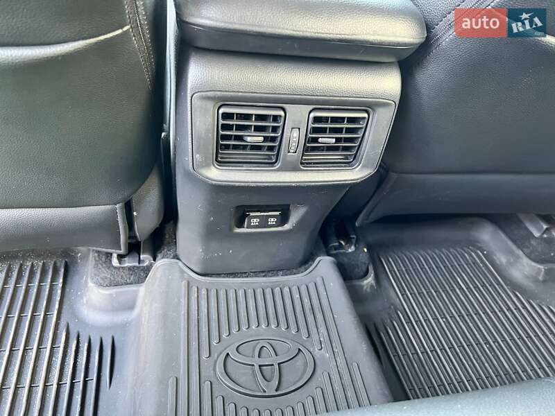 Внедорожник / Кроссовер Toyota RAV4 2021 в Киеве фото 17 Внедорожник / Кроссовер Toyota RAV4 2021 в Киеве