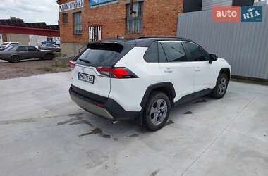 Внедорожник / Кроссовер Toyota RAV4 2022 в 