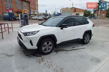 Внедорожник / Кроссовер Toyota RAV4 2022 в 