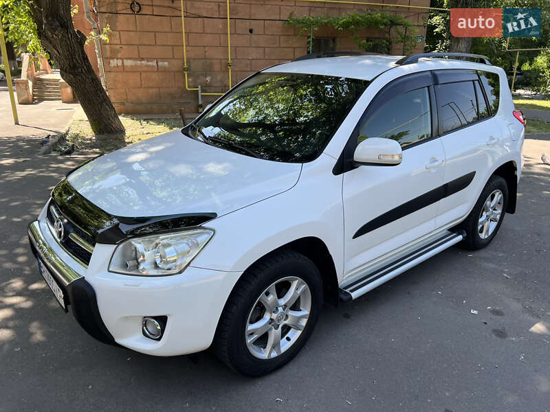 Внедорожник / Кроссовер Toyota RAV4 2009 в 