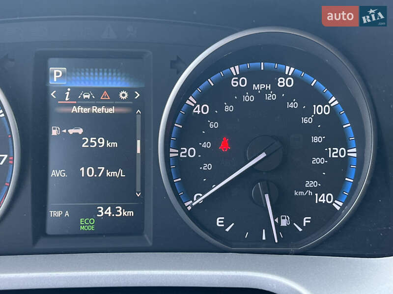 Внедорожник / Кроссовер Toyota RAV4 2017 в Мукачево