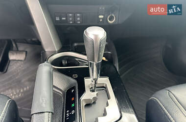 Внедорожник / Кроссовер Toyota RAV4 2016 в 