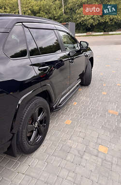 Внедорожник / Кроссовер Toyota RAV4 2020 в 