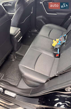 Внедорожник / Кроссовер Toyota RAV4 2020 в 