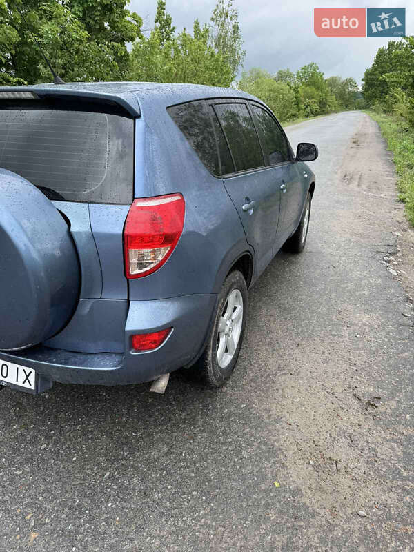 Позашляховик / Кросовер Toyota RAV4 2007 в Звягелі
