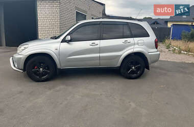 Внедорожник / Кроссовер Toyota RAV4 2005 в 