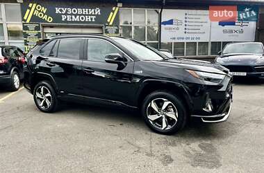 Внедорожник / Кроссовер Toyota RAV4 2023 в 