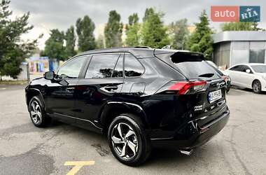 Внедорожник / Кроссовер Toyota RAV4 2023 в 