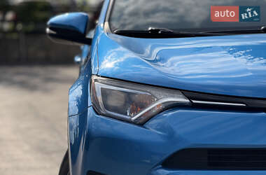 Позашляховик / Кросовер Toyota RAV4 2016 в Тернополі