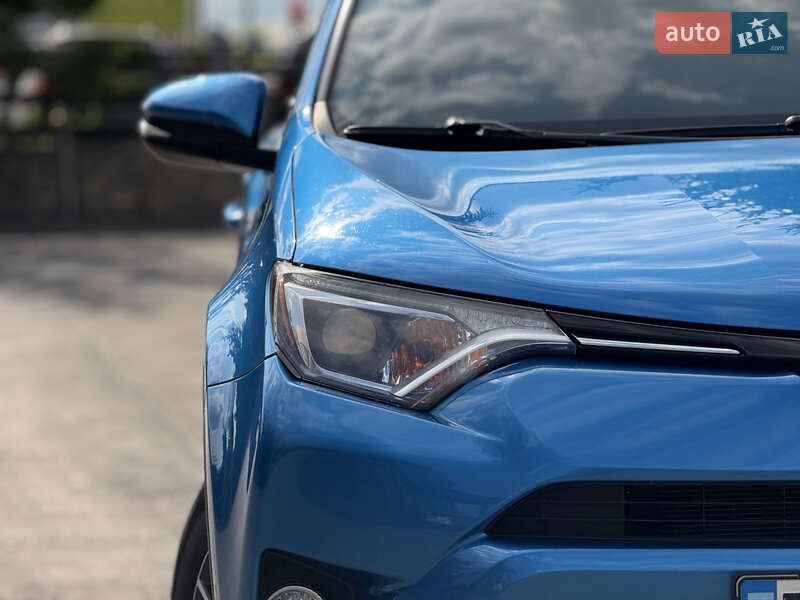 Внедорожник / Кроссовер Toyota RAV4 2016 в Тернополе