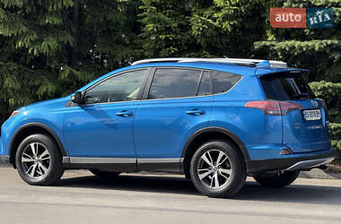 Позашляховик / Кросовер Toyota RAV4 2016 в Тернополі