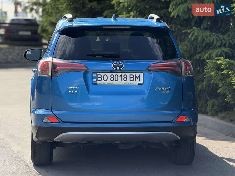Внедорожник / Кроссовер Toyota RAV4 2016 в Тернополе