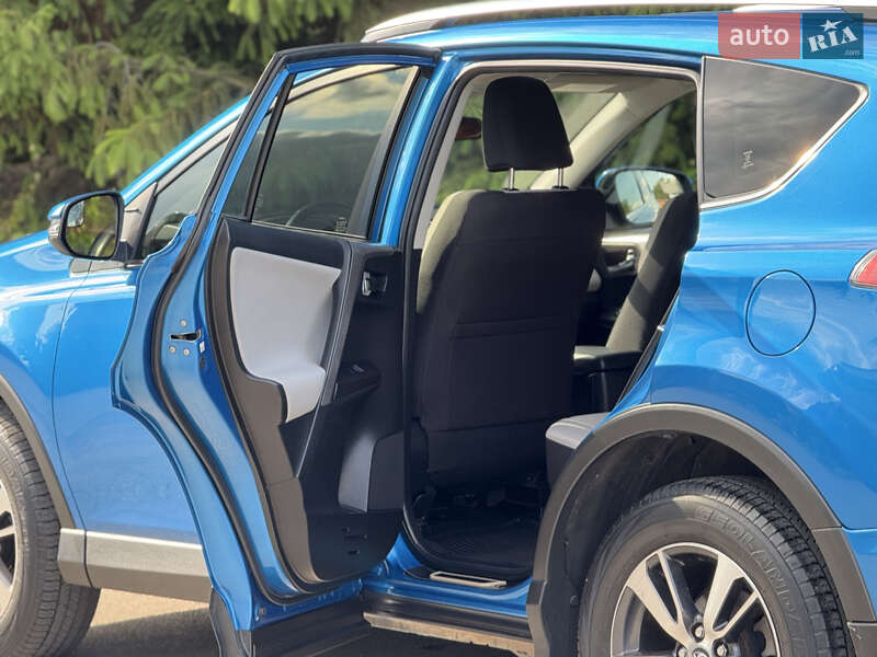 Внедорожник / Кроссовер Toyota RAV4 2016 в Тернополе