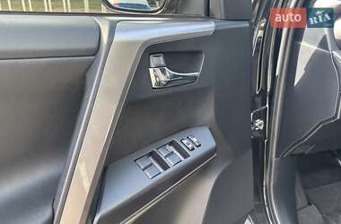 Позашляховик / Кросовер Toyota RAV4 2016 в 