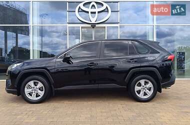 Внедорожник / Кроссовер Toyota RAV4 2021 в 