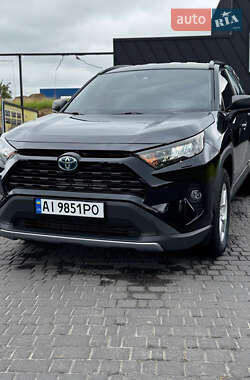 Внедорожник / Кроссовер Toyota RAV4 2021 в 