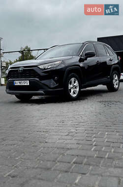 Внедорожник / Кроссовер Toyota RAV4 2021 в 
