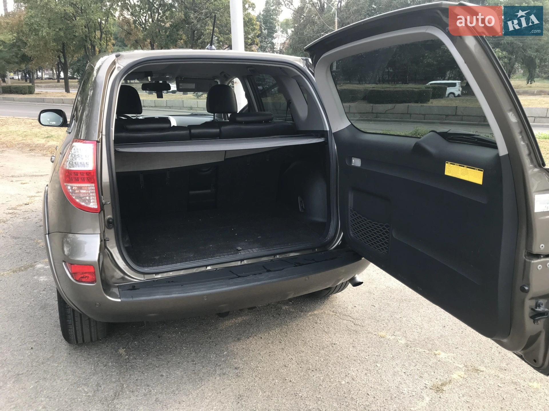 2011 Toyota RAV 4 - мініатюра 10
