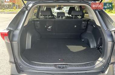 Позашляховик / Кросовер Toyota RAV4 2020 в 