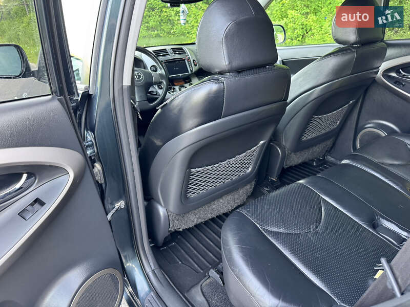 Позашляховик / Кросовер Toyota RAV4 2006 в Турці