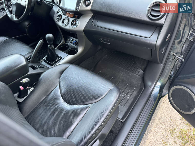 Позашляховик / Кросовер Toyota RAV4 2006 в Турці