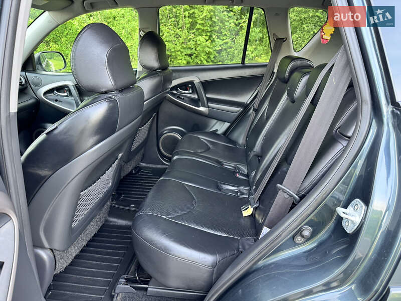 Позашляховик / Кросовер Toyota RAV4 2006 в Турці