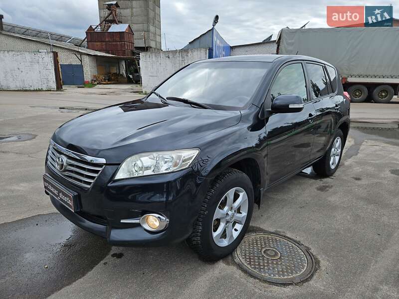 Позашляховик / Кросовер Toyota RAV4 2011 в Шостці
