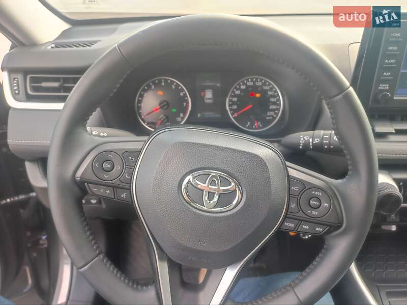 Внедорожник / Кроссовер Toyota RAV4 2021 в Умани