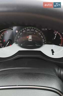 Внедорожник / Кроссовер Toyota RAV4 2021 в 