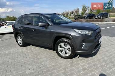 Позашляховик / Кросовер Toyota RAV4 2020 в 