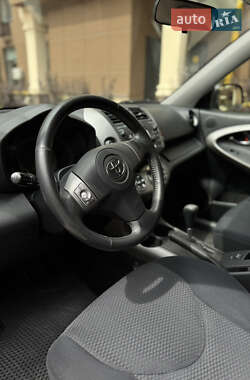 Внедорожник / Кроссовер Toyota RAV4 2007 в 