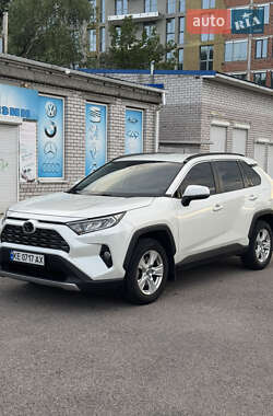 Позашляховик / Кросовер Toyota RAV4 2020 в Дніпрі