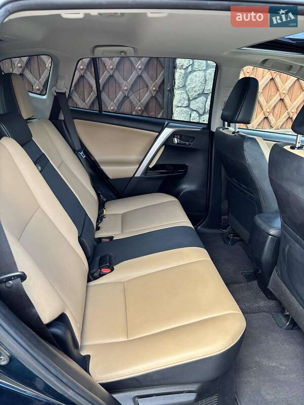 Позашляховик / Кросовер Toyota RAV4 2017 в Тернополі фото 10 Позашляховик / Кросовер Toyota RAV4 2017 в Тернополі
