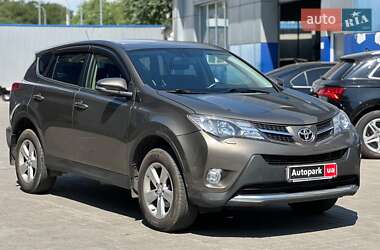 Позашляховик / Кросовер Toyota RAV4 2014 в 