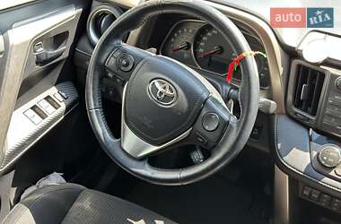 Позашляховик / Кросовер Toyota RAV4 2014 в 