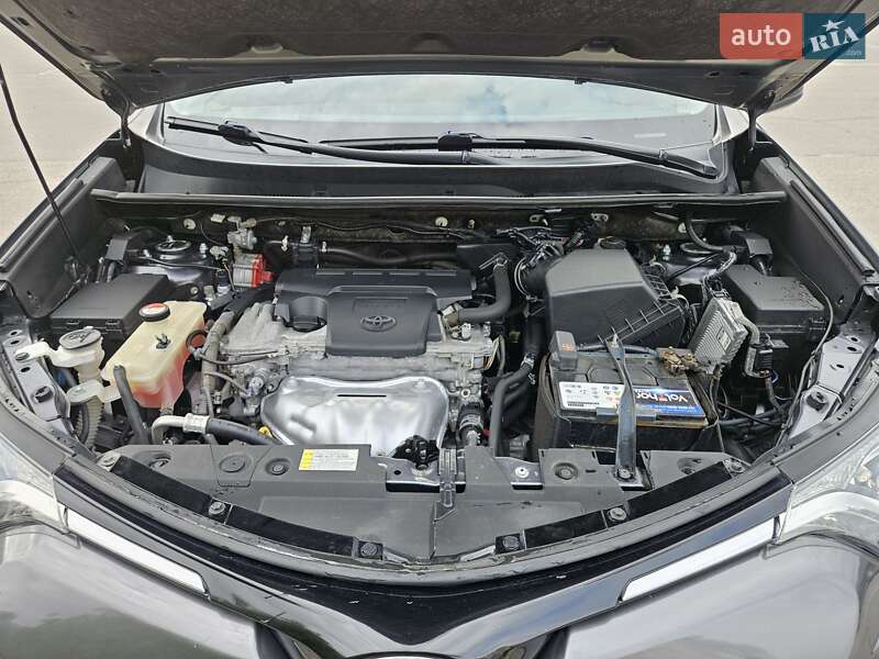 Позашляховик / Кросовер Toyota RAV4 2016 в Запоріжжі
