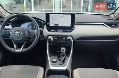Внедорожник / Кроссовер Toyota RAV4 2022 в 