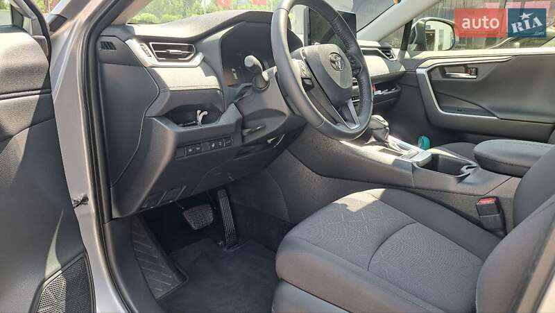 Внедорожник / Кроссовер Toyota RAV4 2023 в Киеве