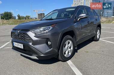 Позашляховик / Кросовер Toyota RAV4 2021 в Києві