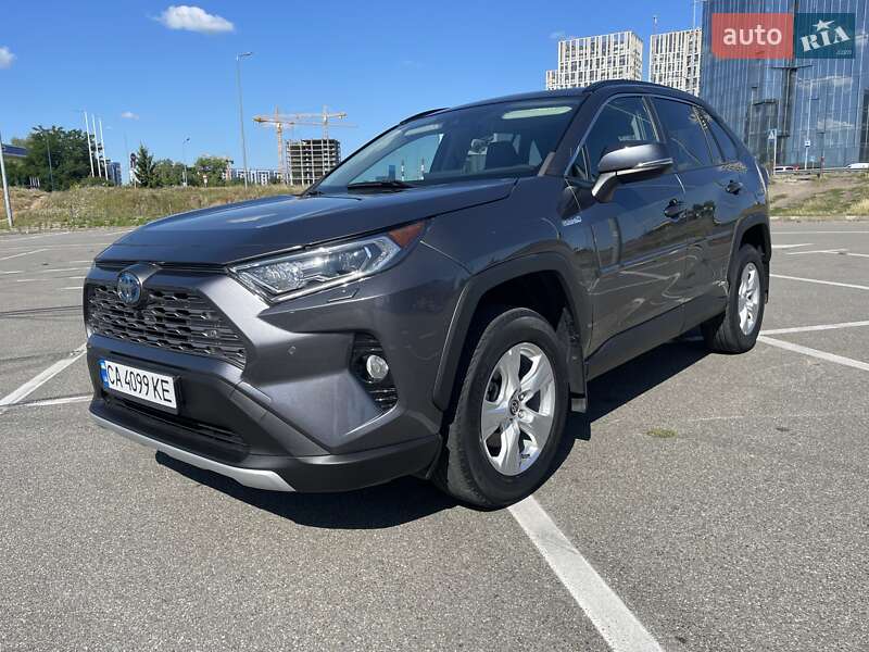 Toyota RAV4 2021